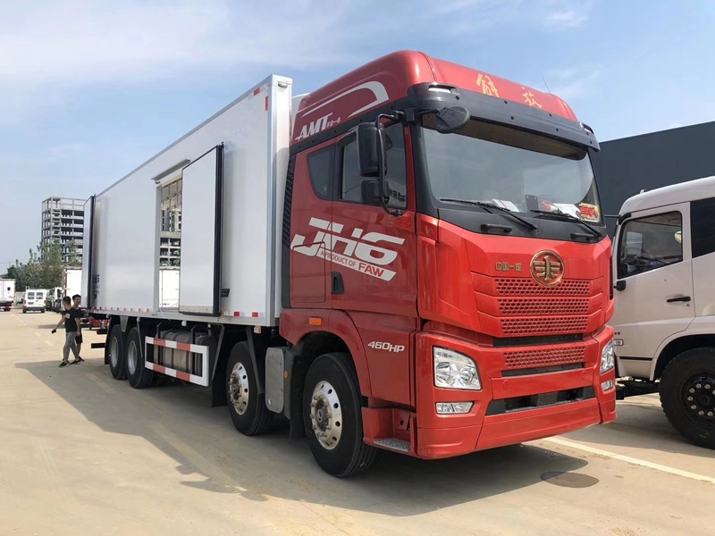 解放JH6 前四后八冷藏車