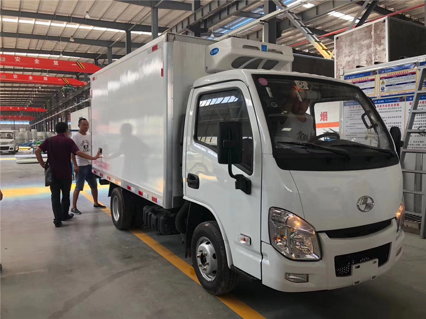 躍進(jìn)小福星3.26米冷藏車