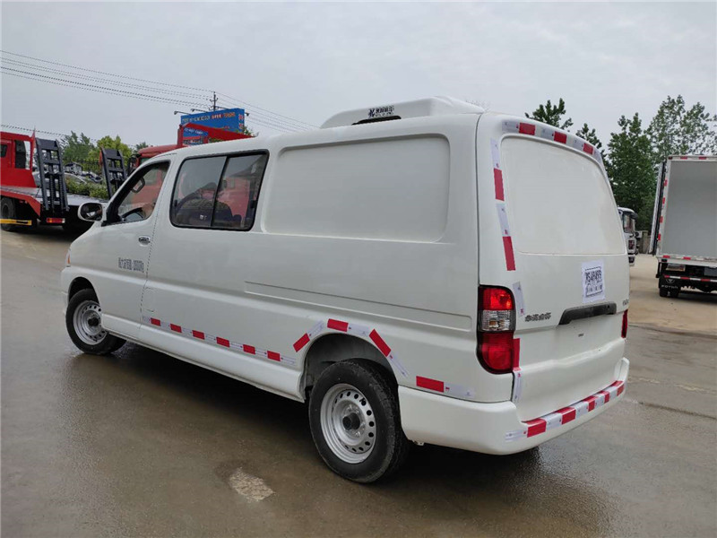 金杯雙排新快運(yùn)面包冷藏車(chē)
