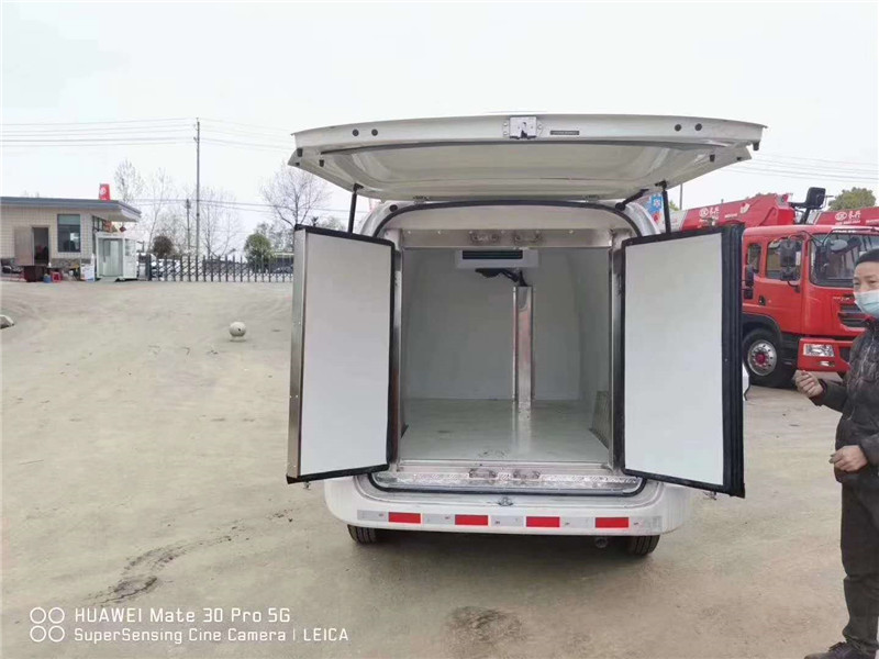 金杯新快運(yùn)面包冷藏車(chē)