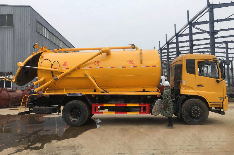 東風(fēng)天錦 12方 吸污車